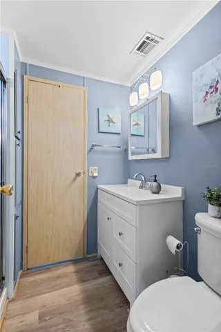2nd Bath room