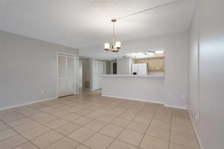 Dining room showing breakfast bar
