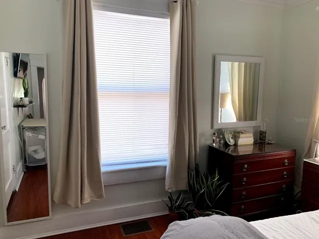 HOME - FURNISHED - PICTURES FROM LAST TENANT