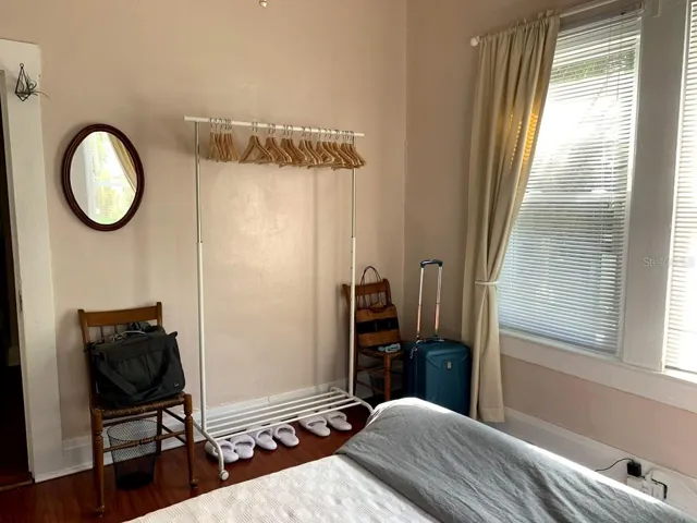HOME - FURNISHED - PICTURES FROM LAST TENANT