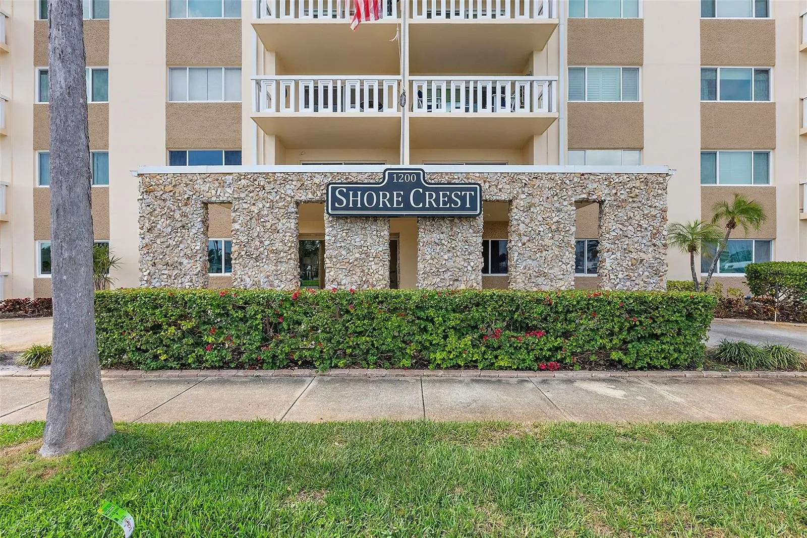 Located steps from Northshore Waterfront