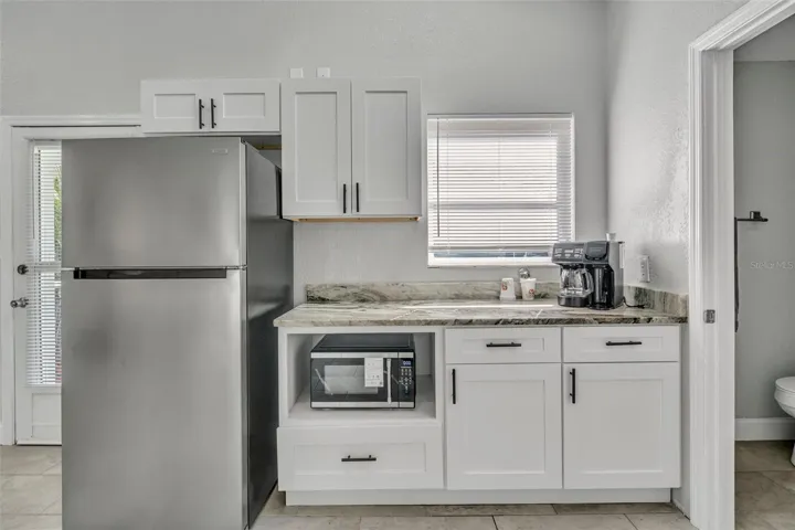 Kitchen area in law