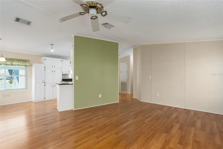 A46417773317 Denise Dr Ellenton, FL 34222Bright and Open Living Room