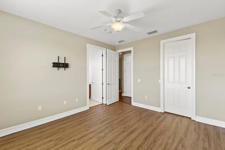 3rd floor ensuite bathroom