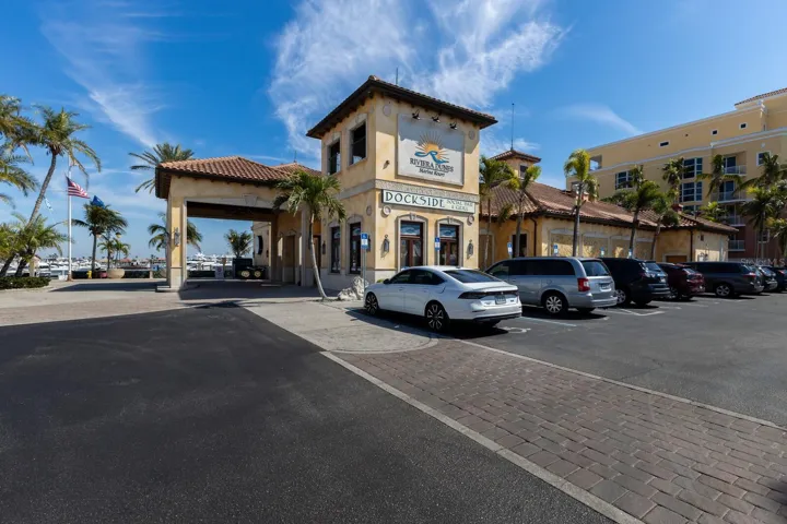Restaurant & Full Service Marina