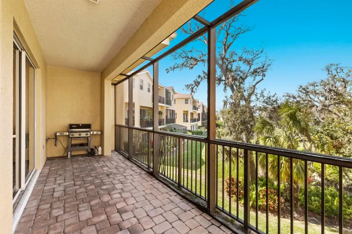 2nd floor balcony