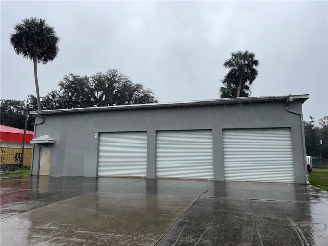 Drive-thru Warehouse on 301 in Citra