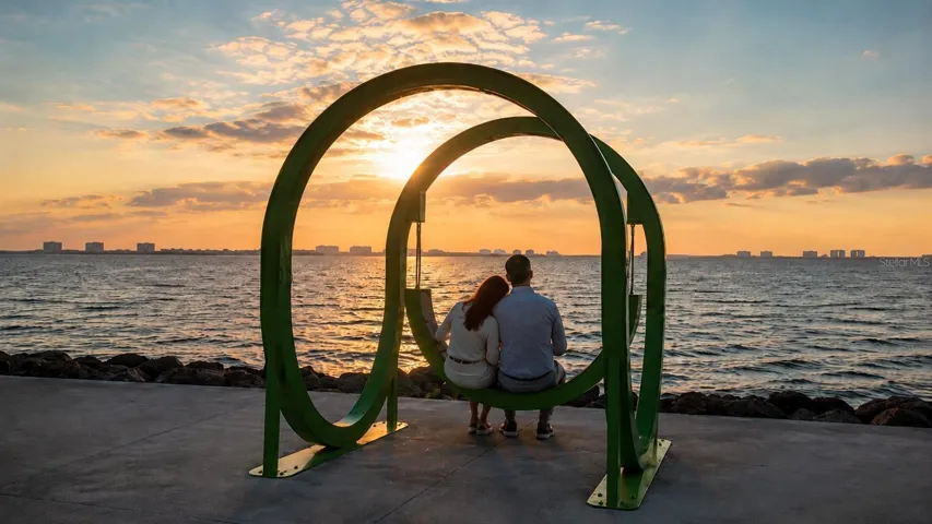 3-blocks to the Sarasota Bayfront