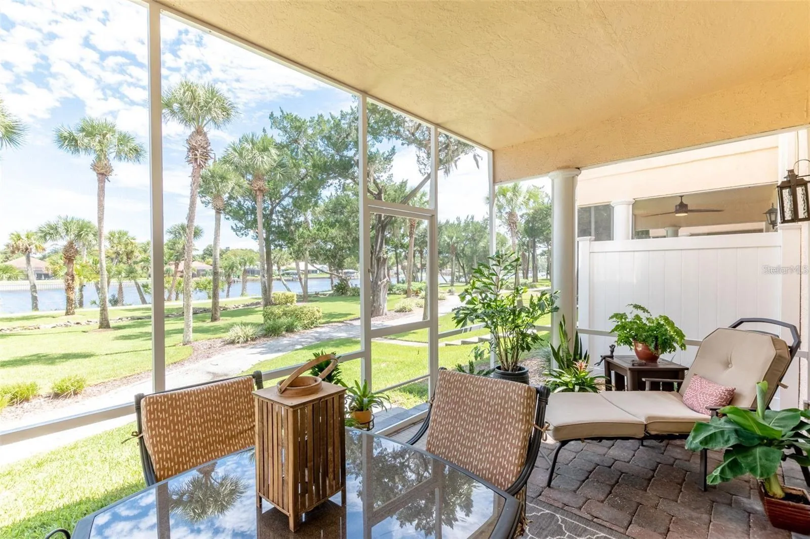 1st floor screened lanai