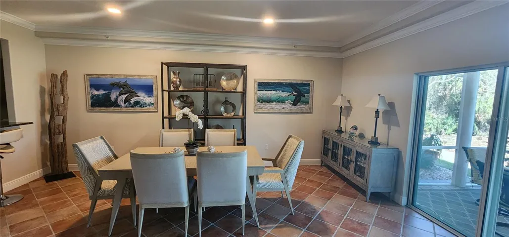 Dining room table