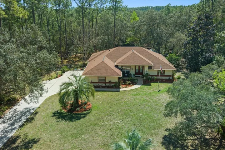 Welcome to 1124 W Pearson St Hernando, FL 34442 in the heart of the Nature Coast in Coveted Citrus Hills!