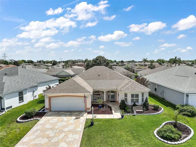 BEAUTIFUL CURB APPEAL!