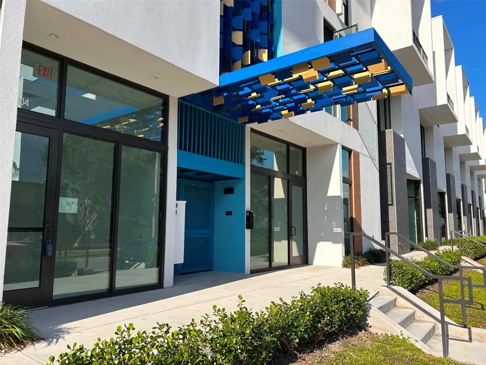 Zahrada 2 Building Sidewalk