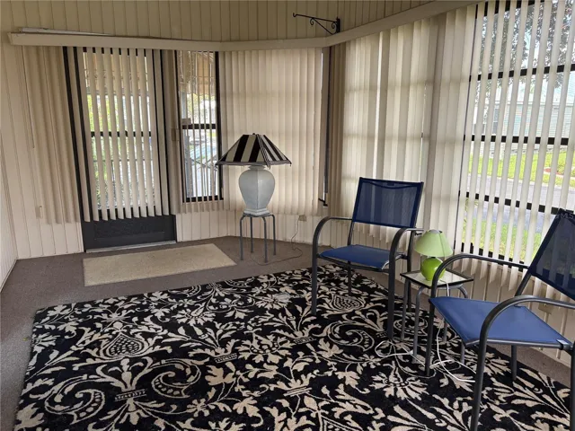Very Large Lanai