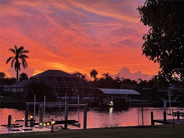 Amazing Sunsets over the water- celebrate every evening "Key West Style"