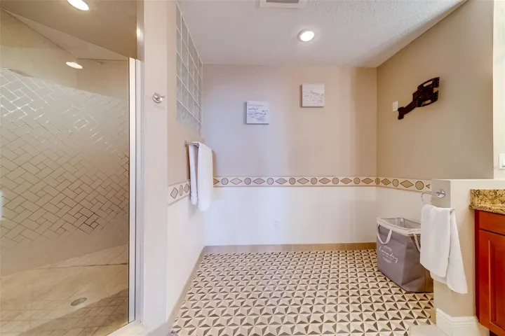 Master Shower and Space