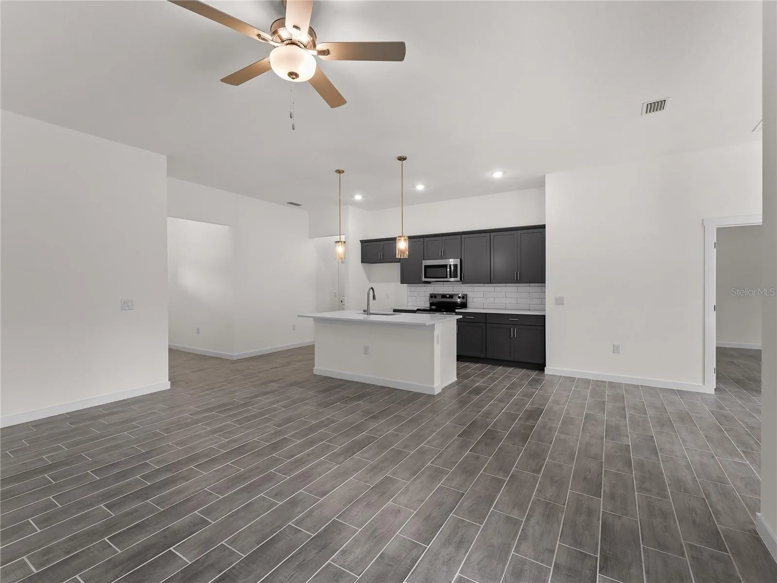 kitchen/living room