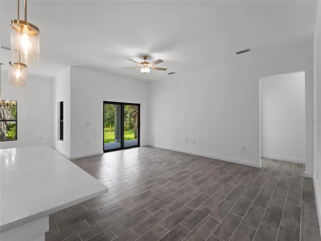 kitchen/living room