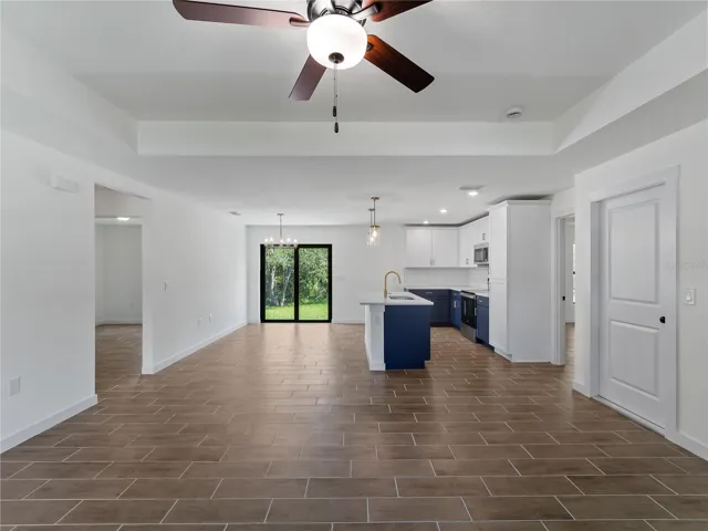 living room/kitchen