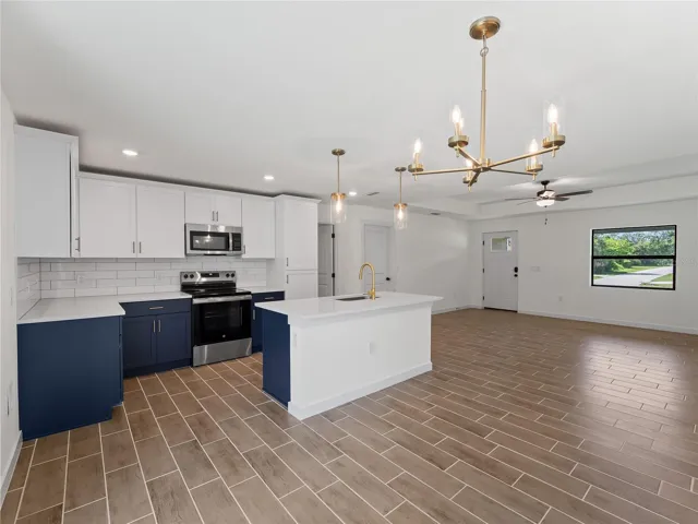 living room/kitchen