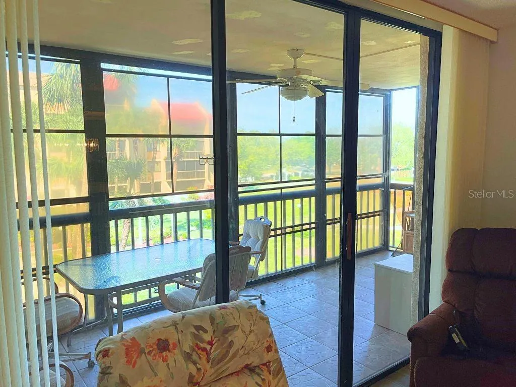 LivingRoom_3006CaringWay_PortCharlotte_SliderView.jpg