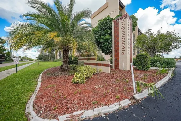 CommunityEntrance_3006CaringWay_PortCharlotte_CommunityEntrance.jpg