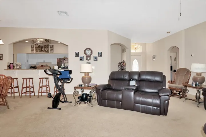Spacious great room dining room combo