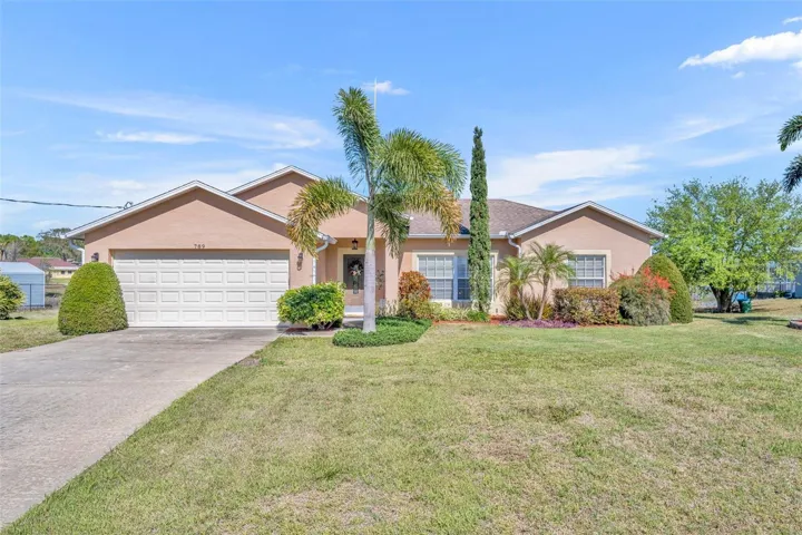 WELCOME to 789 Kangaroo Court, Deltona.