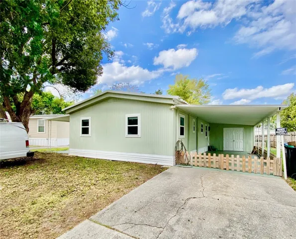 3 BEDROOMS/2 BATHS