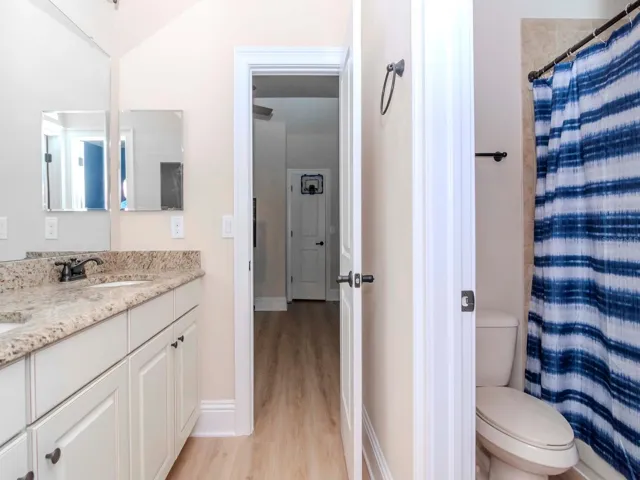 Jack and Jill batroom with bedroom 5, granite