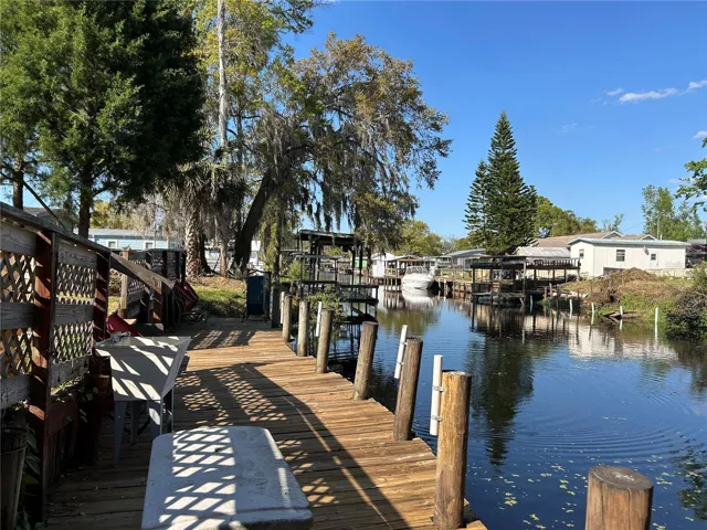 Dock