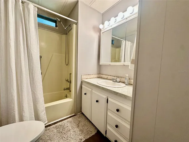 2nd Bathroom