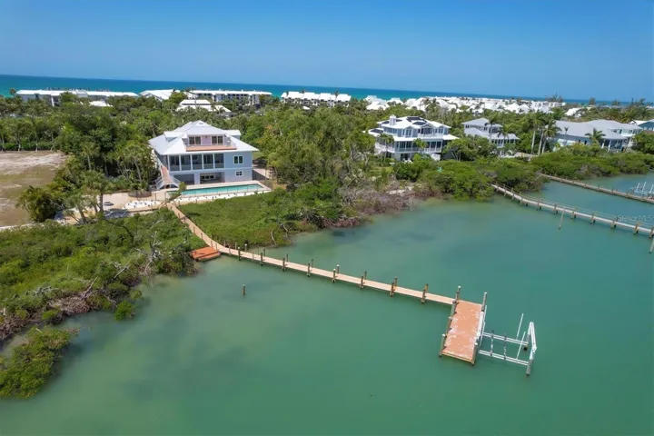 4 Bedroom 4 1/2 Bath Home with Large Pool and Dock with Lift!