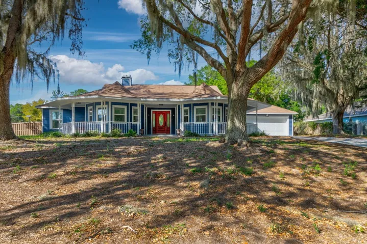 Beautiful porches in the front of home