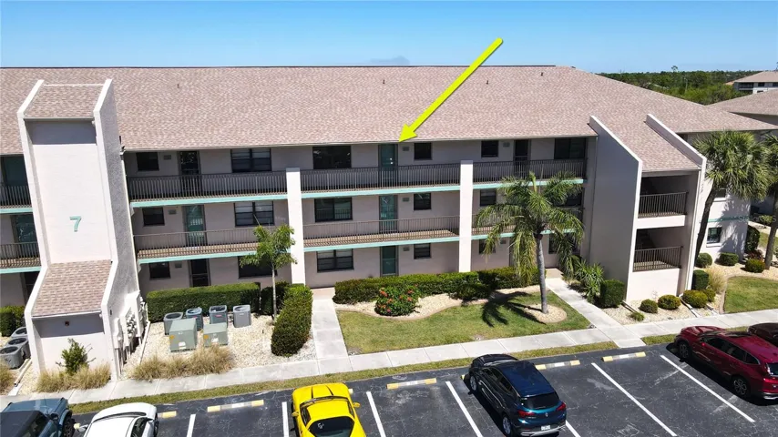 Aerial view of building 7 and the location of unit 736
