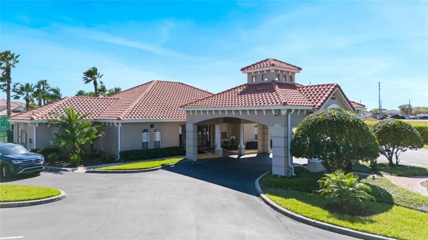 Clubhouse & fitness center