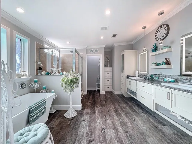 Primary En Suite