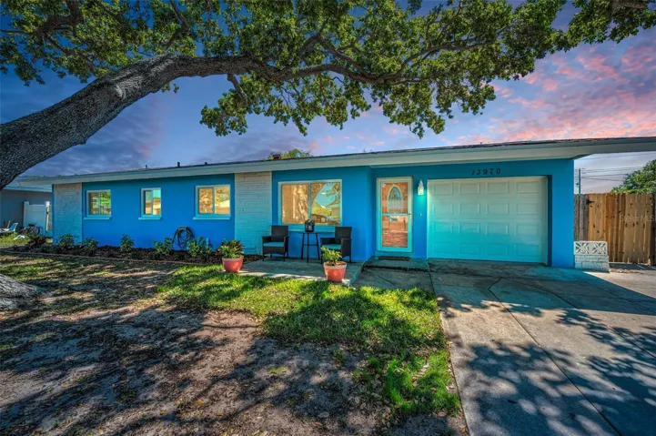 Beautiful Mid-Century Ranch Style home in Seminole