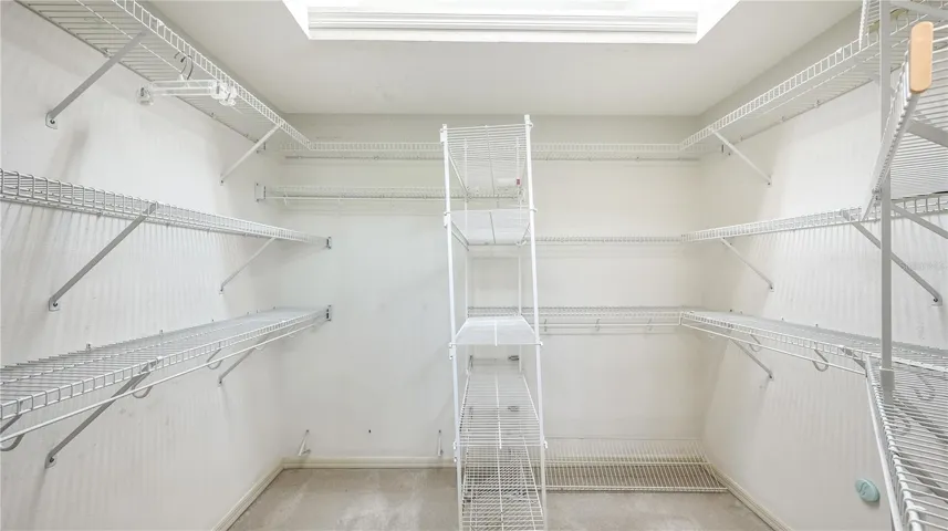 Soacious closet
