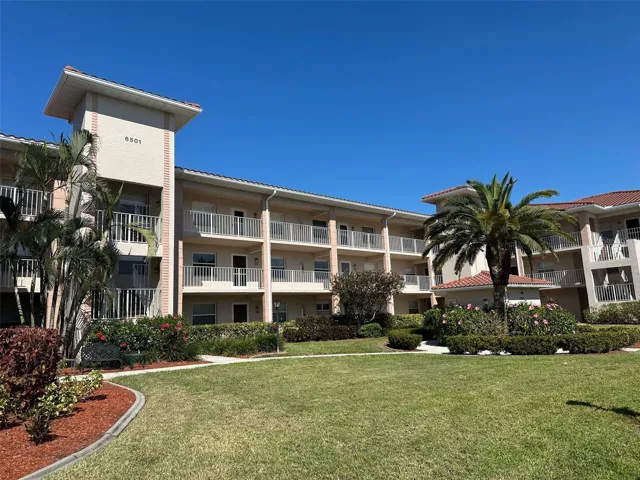 6501 Stone River #209