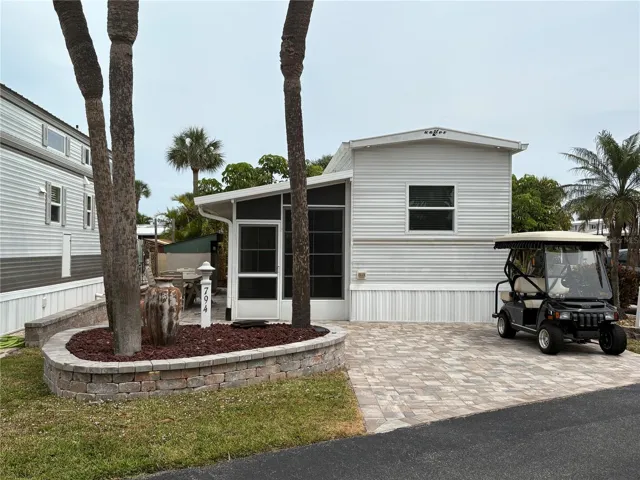 Front Of Home With space for parking