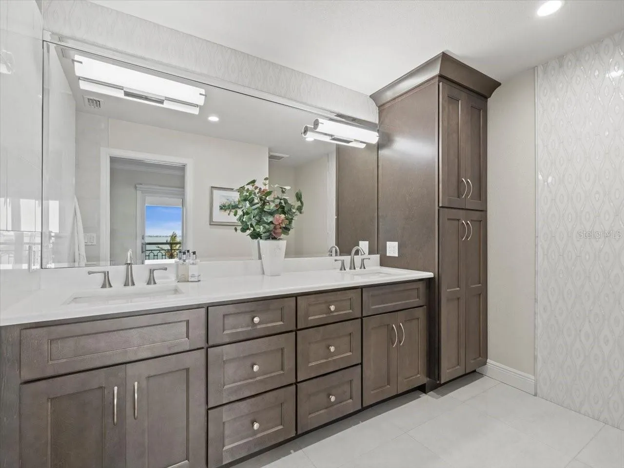 Primary Suite Full Bathroom