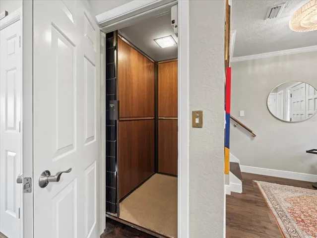 Private Elevator