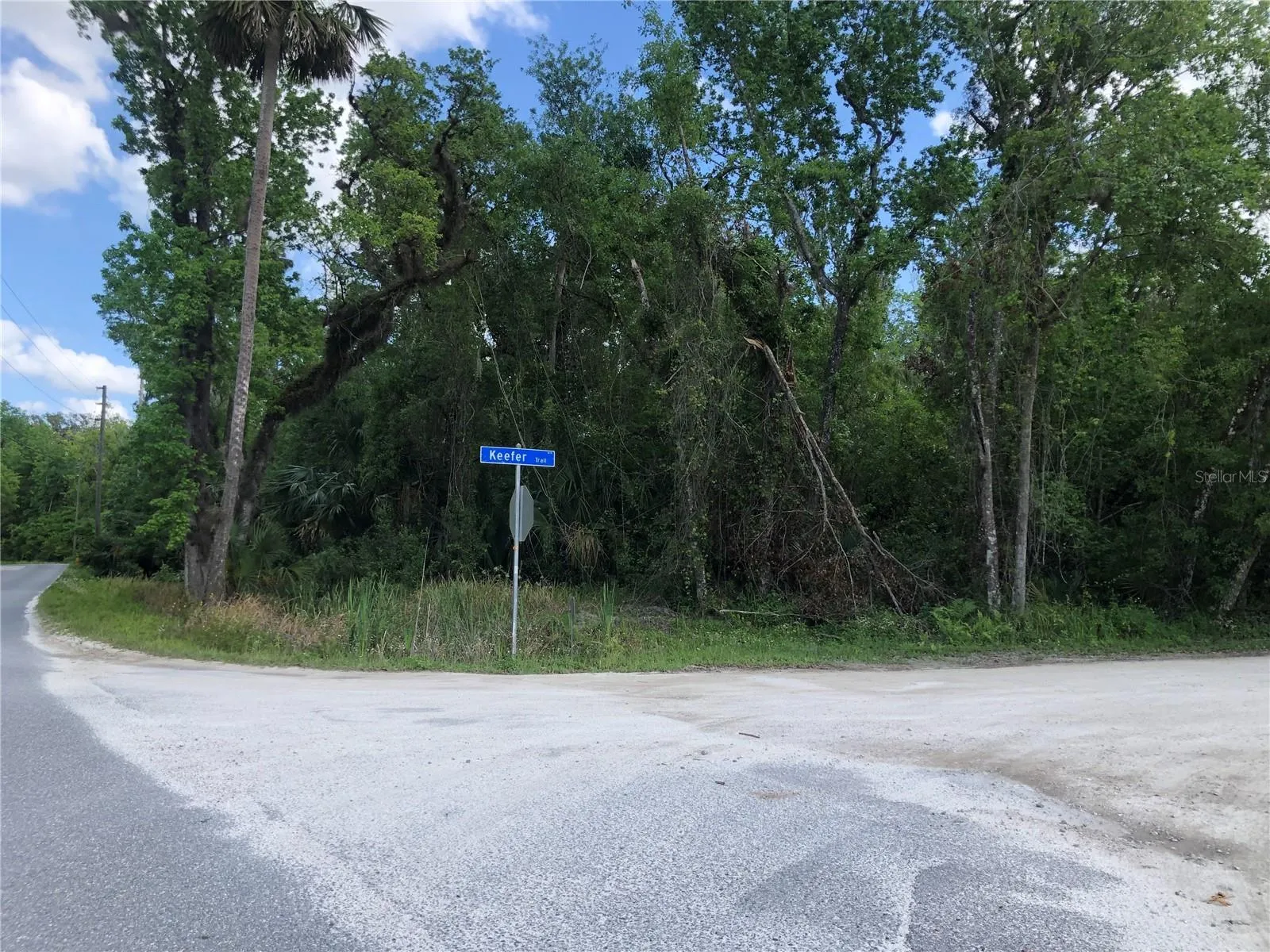 Turn right on Keefer Trail, the Lot is the 3rd one on the Left.