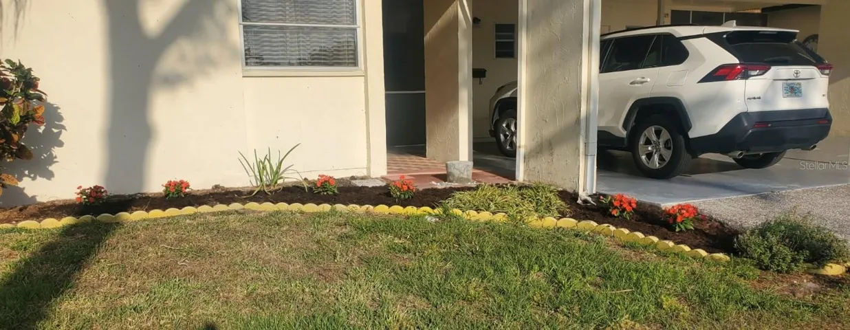 Front of 1/2 villa
