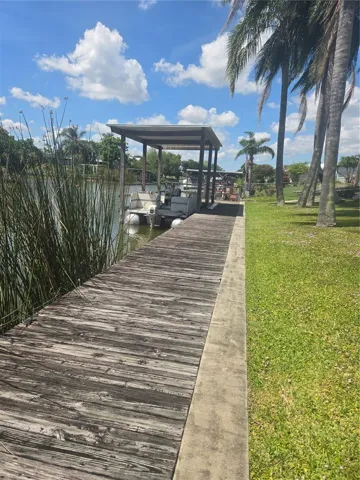 Dock/seawall