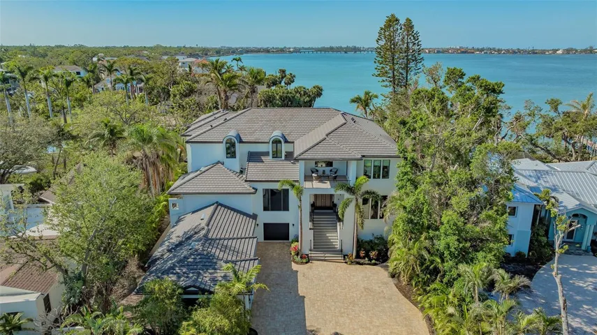 Welcome to 1540 Hillview Drive, Sarasota Fl.