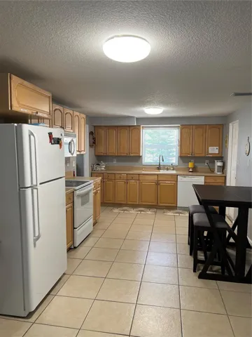 Back of Kitchen showing how large.