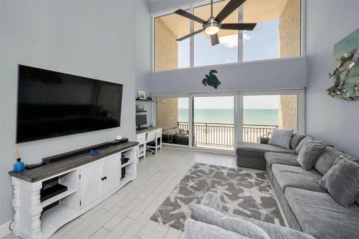 .. Floor to Ceiling Hurricane -  Turtle Tint -  Glass Showcase Residence # 403..