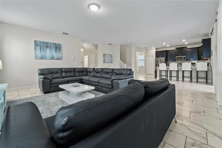 LIVING RM